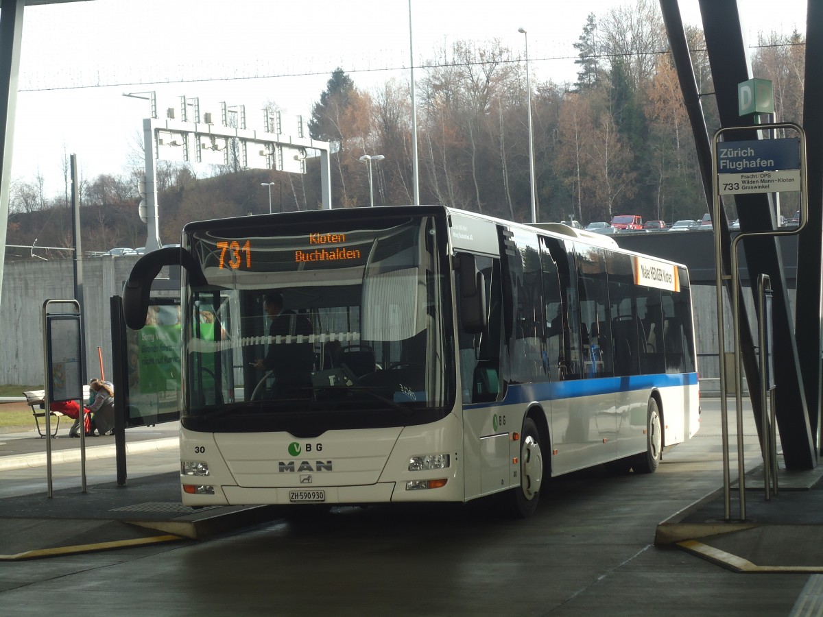 (148'406) - Maag, Kloten - Nr. 30/ZH 590'930 - MAN am 22. Dezember 2013 in Zrich, Flughafen