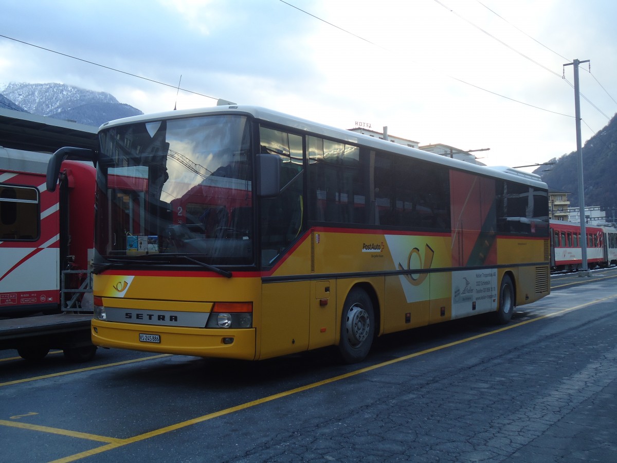 (148'589) - PostAuto Wallis - VS 245'886 - Setra am 29. Dezember 2013 beim Bahnhof Brig