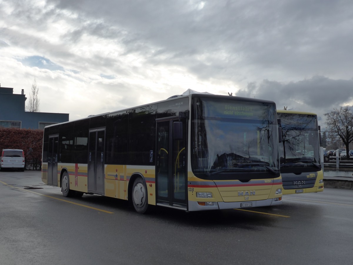 (148'635) - STI Thun - Nr. 128/BE 800'128 - MAN am 17. Januar 2014 bei der Schifflndte Thun