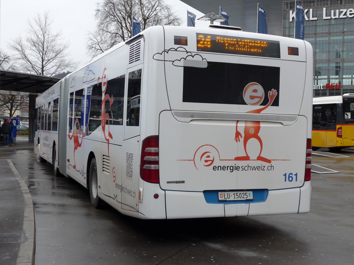 (148'921) - VBL Luzern - Nr. 161/LU 15'025 - Mercedes am 16. Februar 2014 beim Bahnhof Luzern