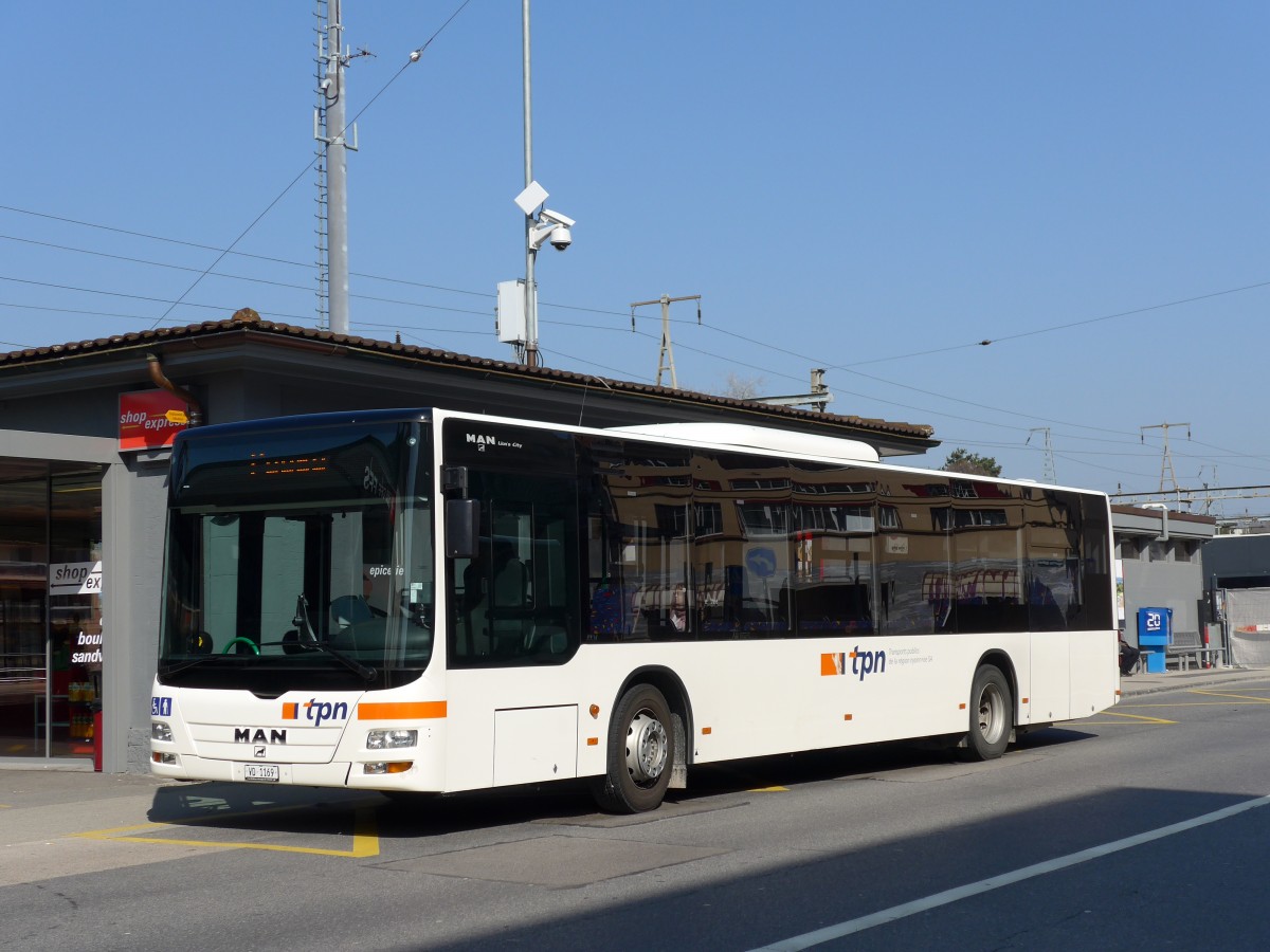 (149'233) - TPN Nyon - VD 1169 - MAN am 9. Mrz 2014 beim Bahnhof Nyon