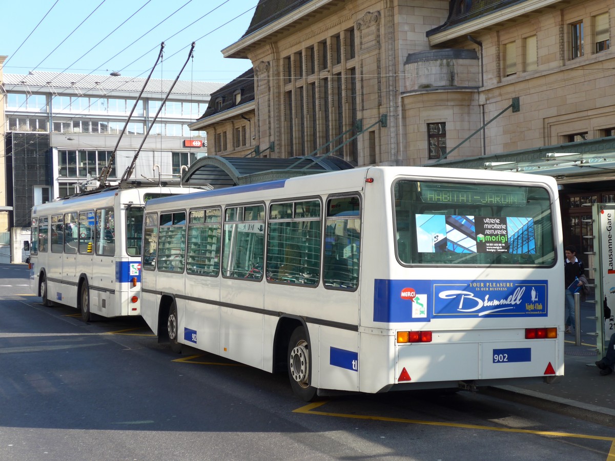 (149'268) - TL Lausanne - Nr. 902 - Lanz+Marti/Hess Personenanhnger am 9. Mrz 2014 beim Bahnhof Lausanne