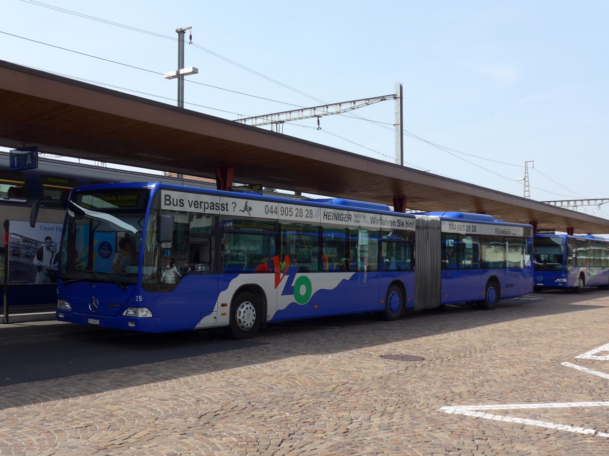 (149'502) - VZO Grningen - Nr. 25/ZH 69'025 - Mercedes am 31. Mrz 2014 beim Bahnhof Wetzikon