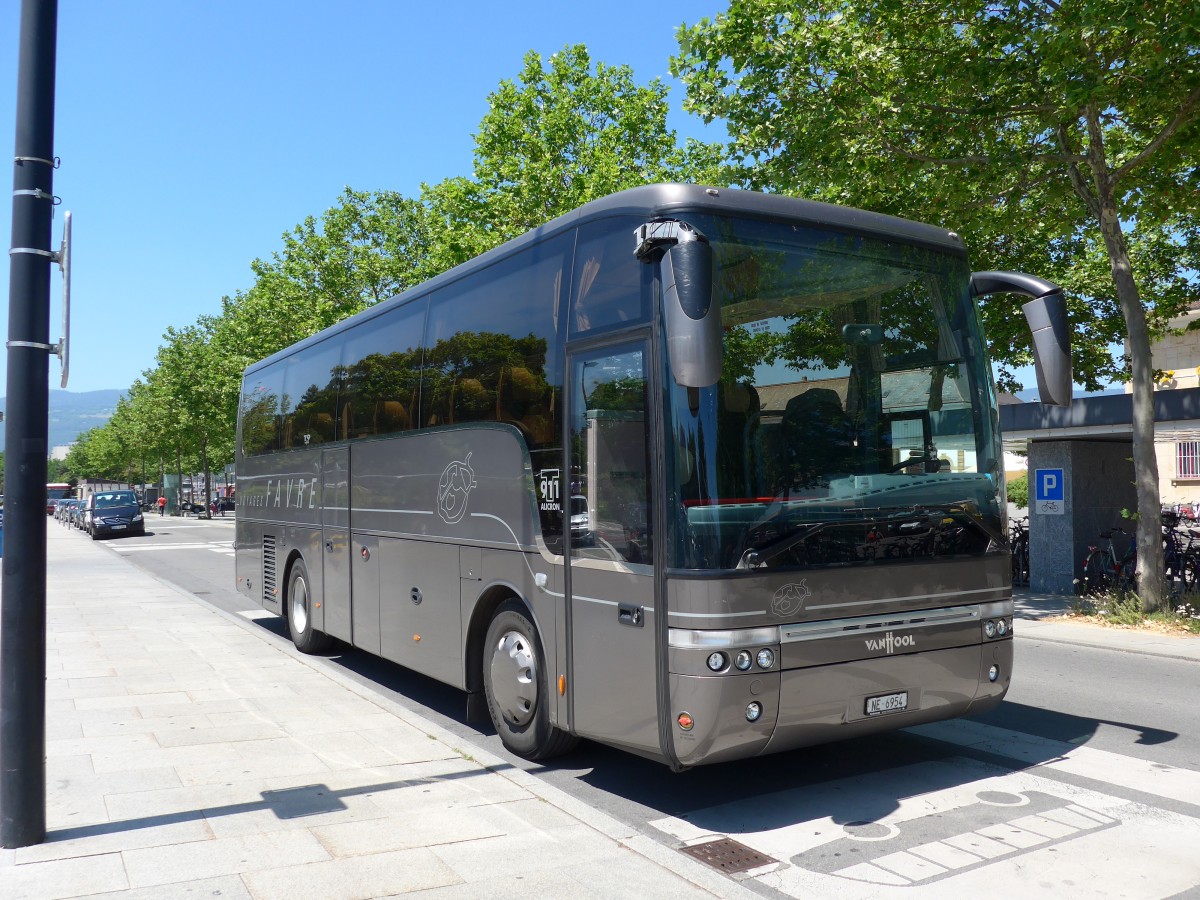 (151'736) - Favre, Rochefort - NE 6954 - Van Hool am 21. Juni 2014 beim Bahnhof Yverdon