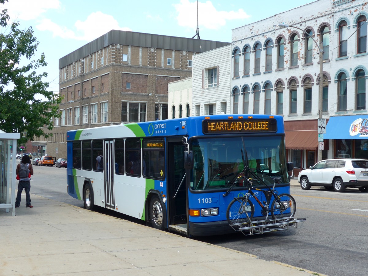 (152'467) - Connect Transit, Bloomington - Nr. 1103/M 187'559 - Gillig am 10. Juli 2014 in Bloomington, Front Street