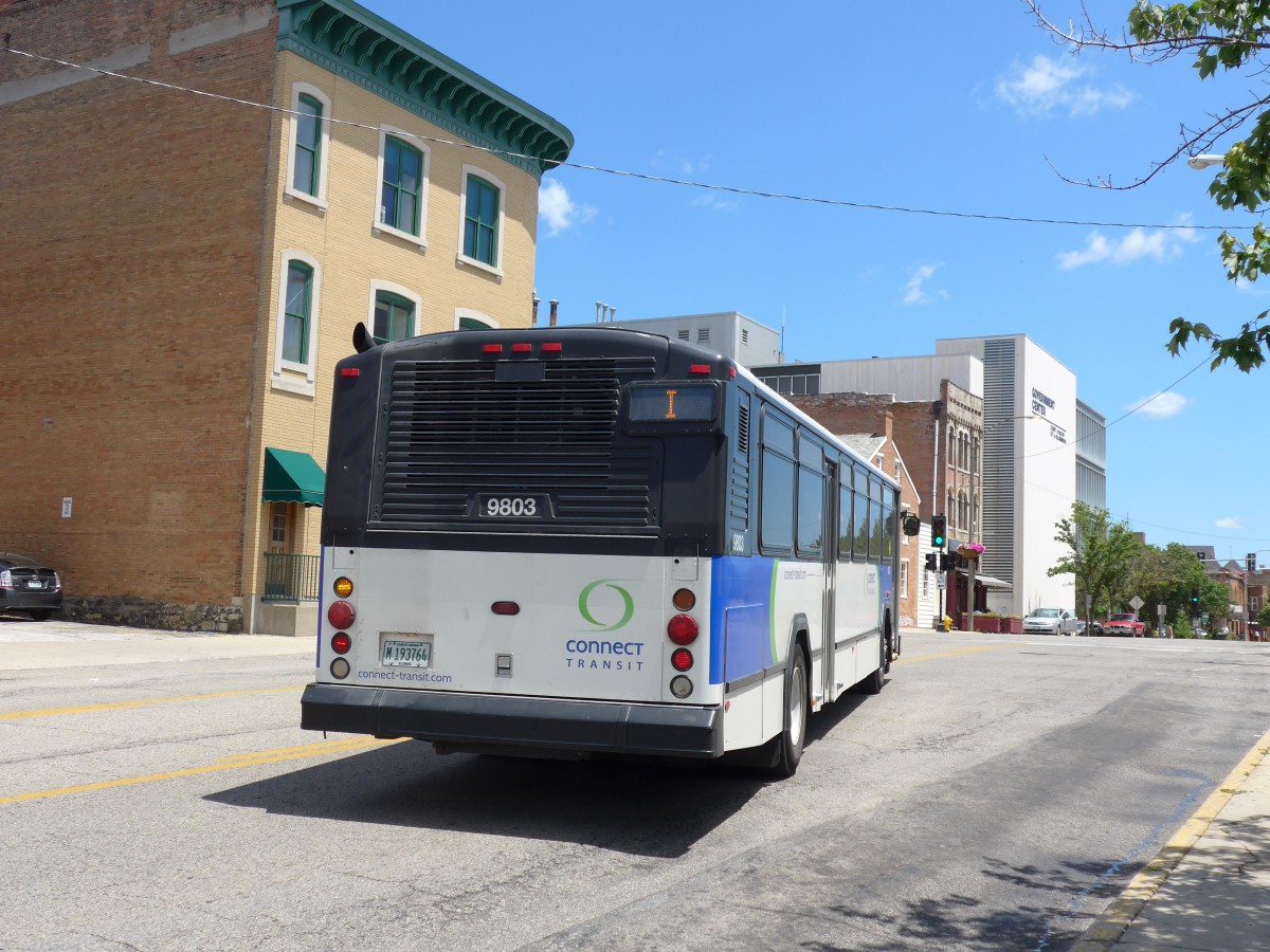 (152'490) - Connect Transit, Bloomington - Nr. 9803/M 193'764 - Gillig am 10. Juli 2014 in Bloomington, Front Street