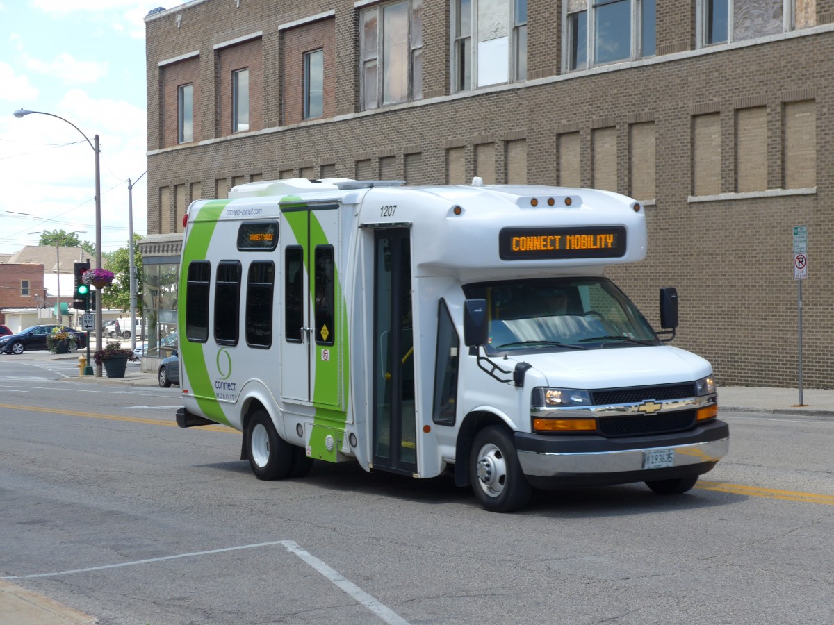 (152'497) - Connect Transit, Bloomington - Nr. 1207/M 193'635 - Chevrolet am 10. Juli 2014 in Bloomington, Front Street