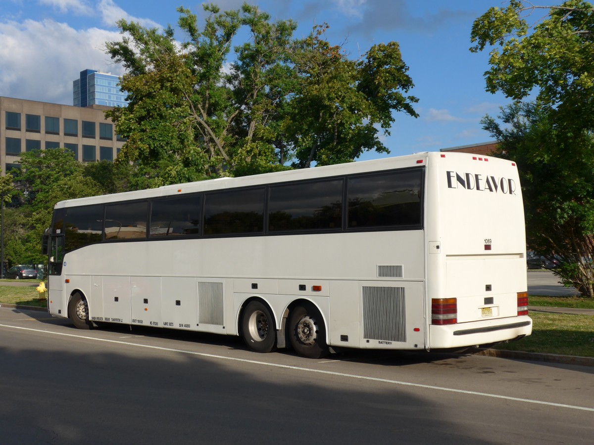 (152'823) - Endeavor, Miami - Nr. 1069/OXZ7953 - Van Hool am 15. Juli 2014 in Niagara Falls