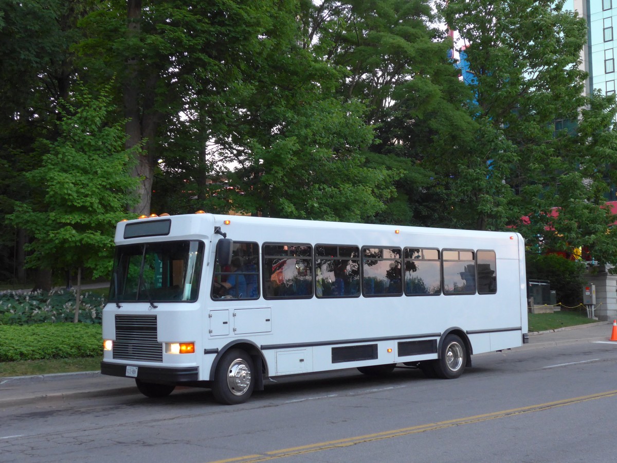 (152'900) - ??? - 613 4BH - Star Trans am 15. Juli 2014 in Clifton Hill, Niagara Falls