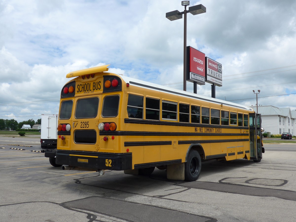 (152'956) - WA-NEE, Nappanee - Nr. 52/21'208 - Bluebird am 16. Juli 2014 in Nappanee, Garage McCormick