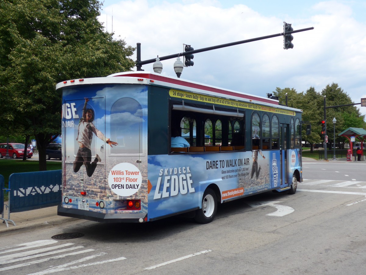 (153'133) - Trolley&Double Decker, Chicago - Nr. 704/7276 PT - ??? am 18. Juli 2014 in Chicago, Navy Pier