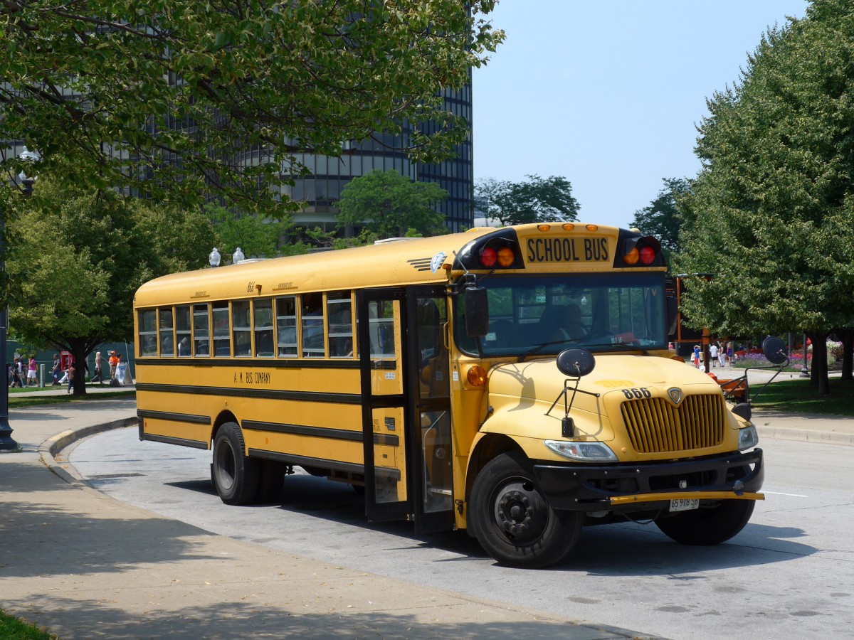 (153'221) - A. M. Bus, Chicago - Nr. 866/65'978 SB - International am 18. Juli 2014 in Chicago, Navy Pier