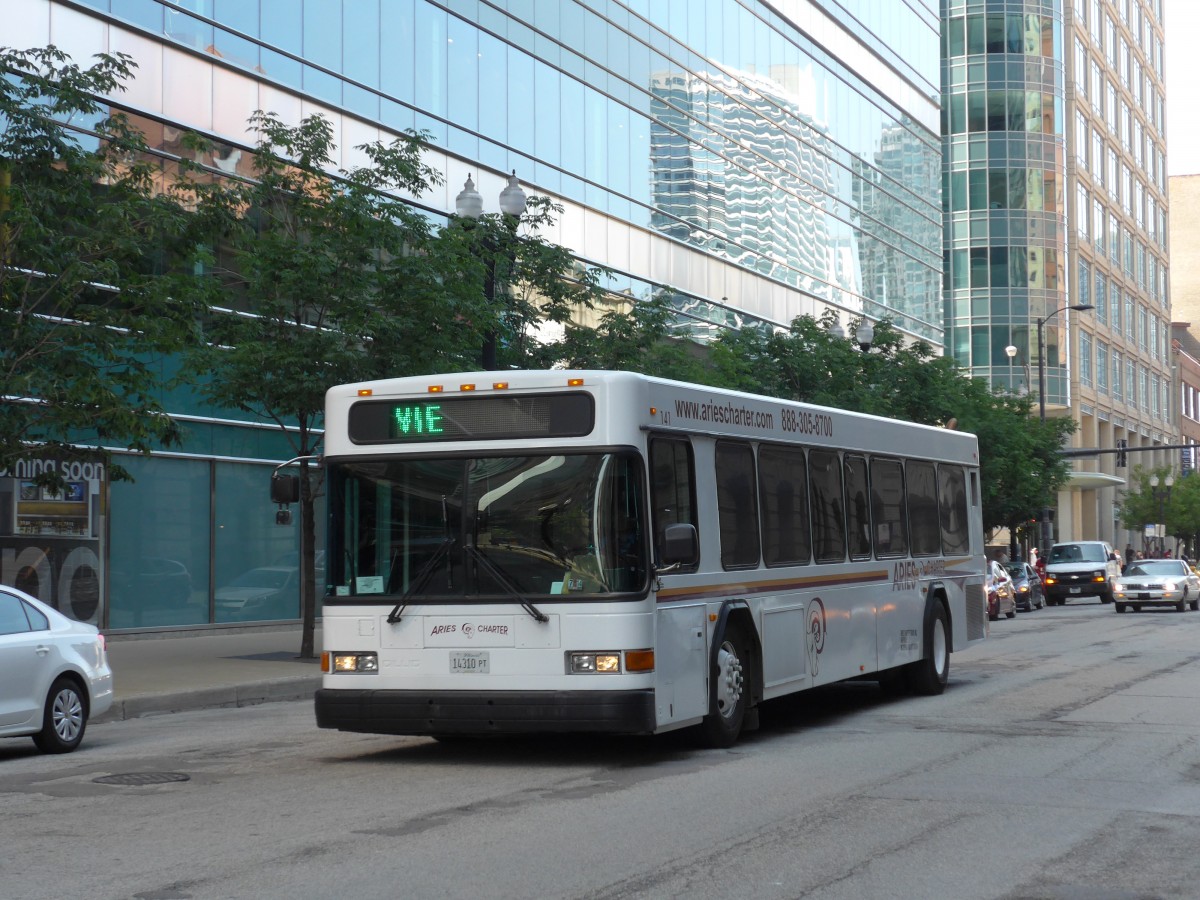 (153'250) - Aries Charter, Chicago - Nr. 141/14'310 PT - Gillig am 18. Juli 2014 in Chicago