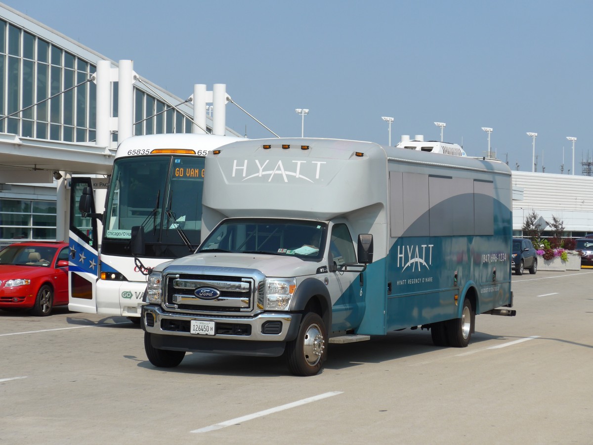 (153'332) - Hyatt, Chicago - Nr. 6/126'450 H - Ford am 20. Juli 2014 in Chicago, Airport O'Hare