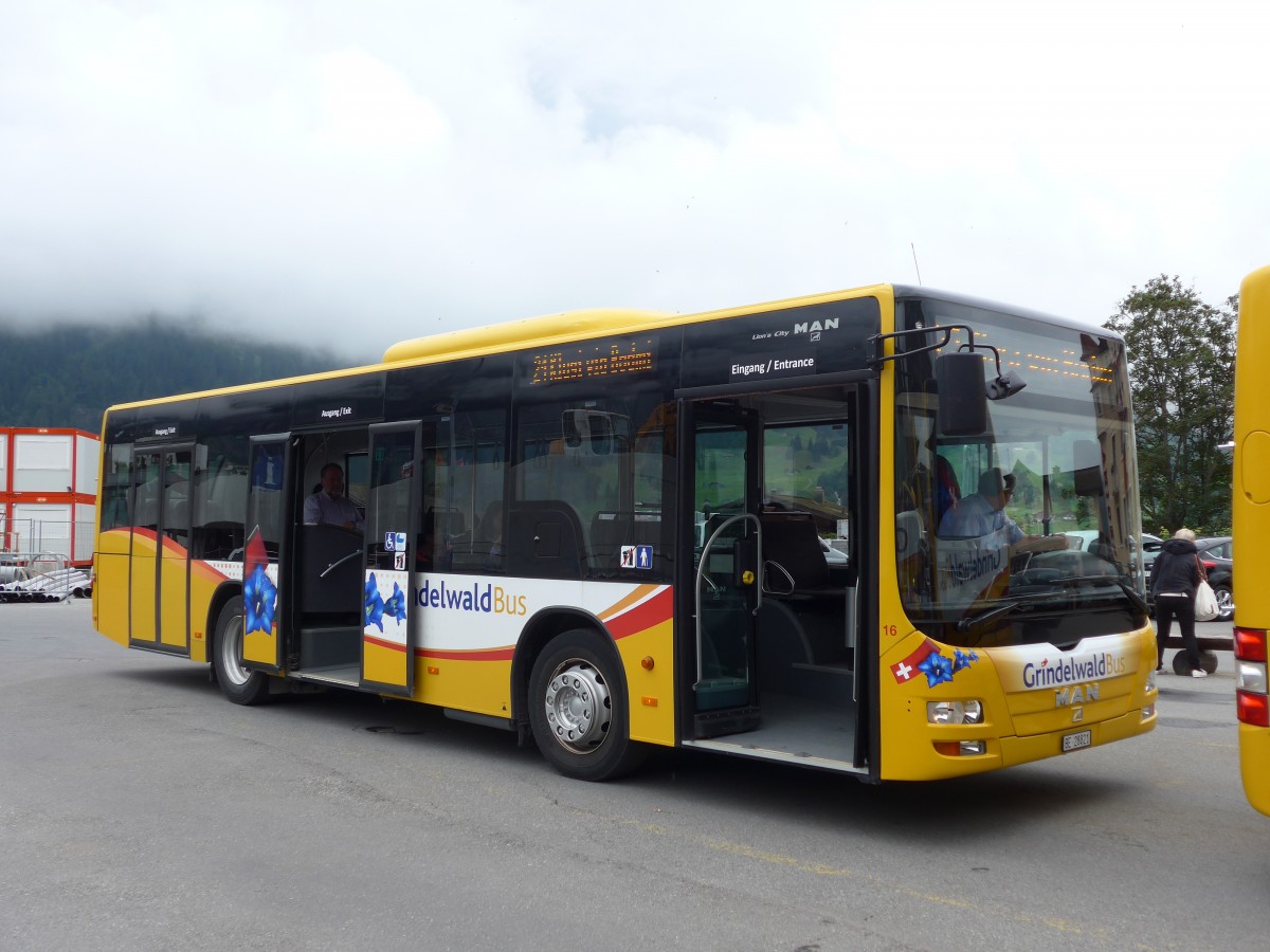 (153'547) - AVG Grindelwald - Nr. 16/BE 28'821 - MAN am 3. August 2014 beim Bahnhof Grindelwald