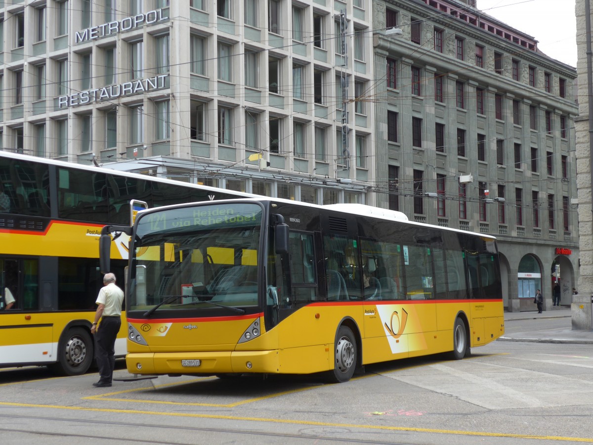 (154'196) - Casutt, Gossau - SG 289'531 - Van Hool am 20. August 2014 beim Bahnhof St. Gallen