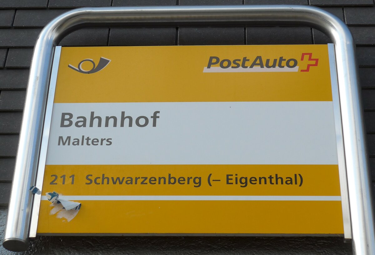 (154'649) - PostAuto-Haltestellenschild - Malters, Bahnhof - am 30. August 2014