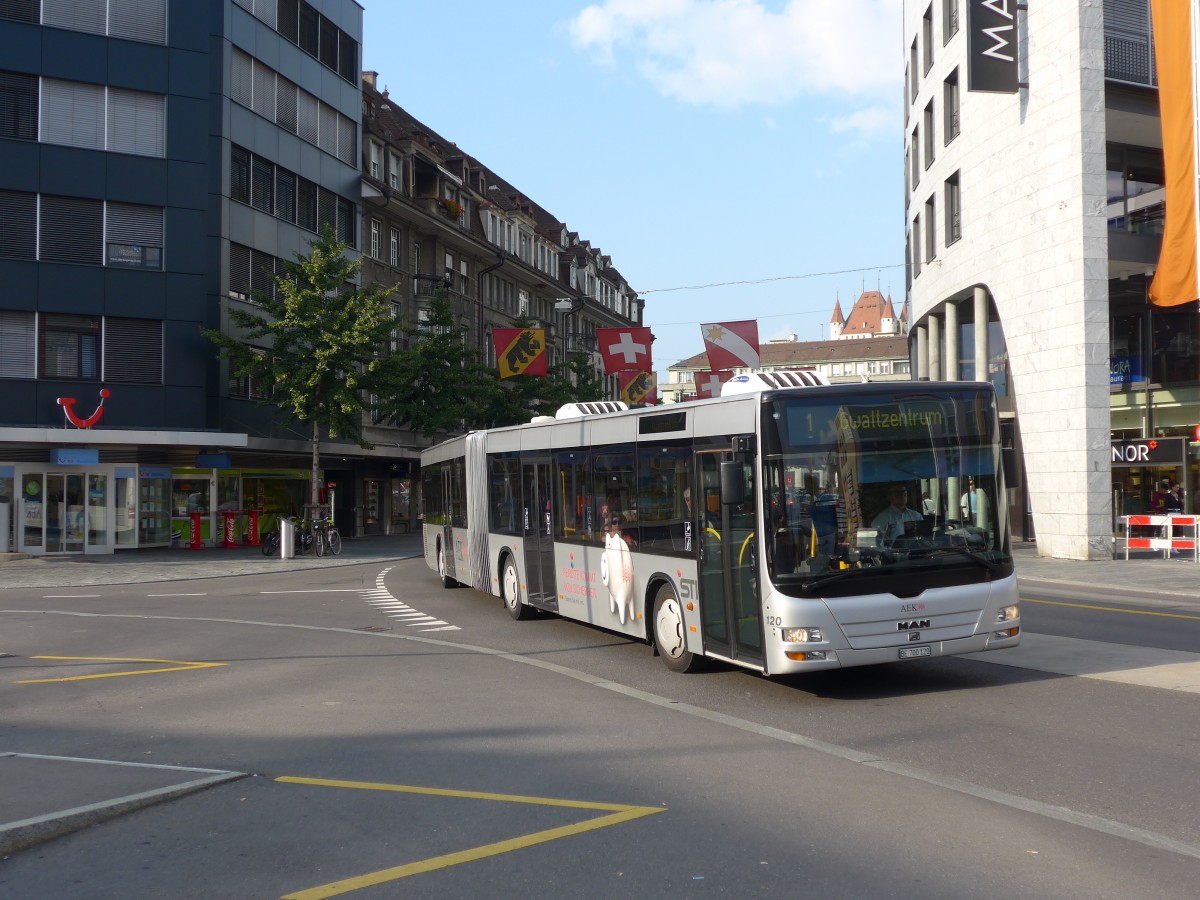 (155'450) - STI Thun - Nr. 120/BE 700'120 - MAN am 4. Oktober 2014 beim Bahnhof Thun