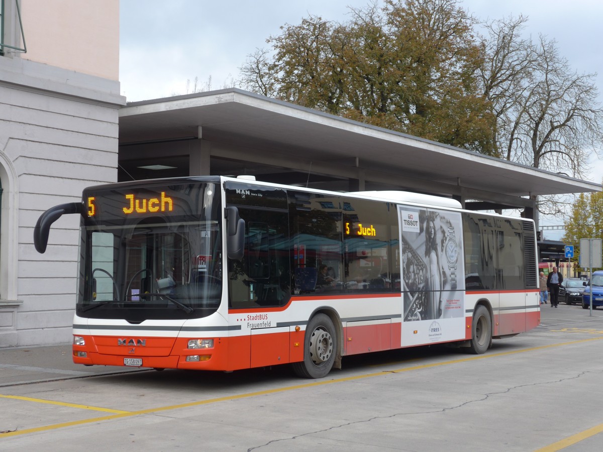 (155'944) - PostAuto Ostschweiz - TG 158'097 - MAN am 22. Oktober 2014 beim Bahnhof Frauenfeld