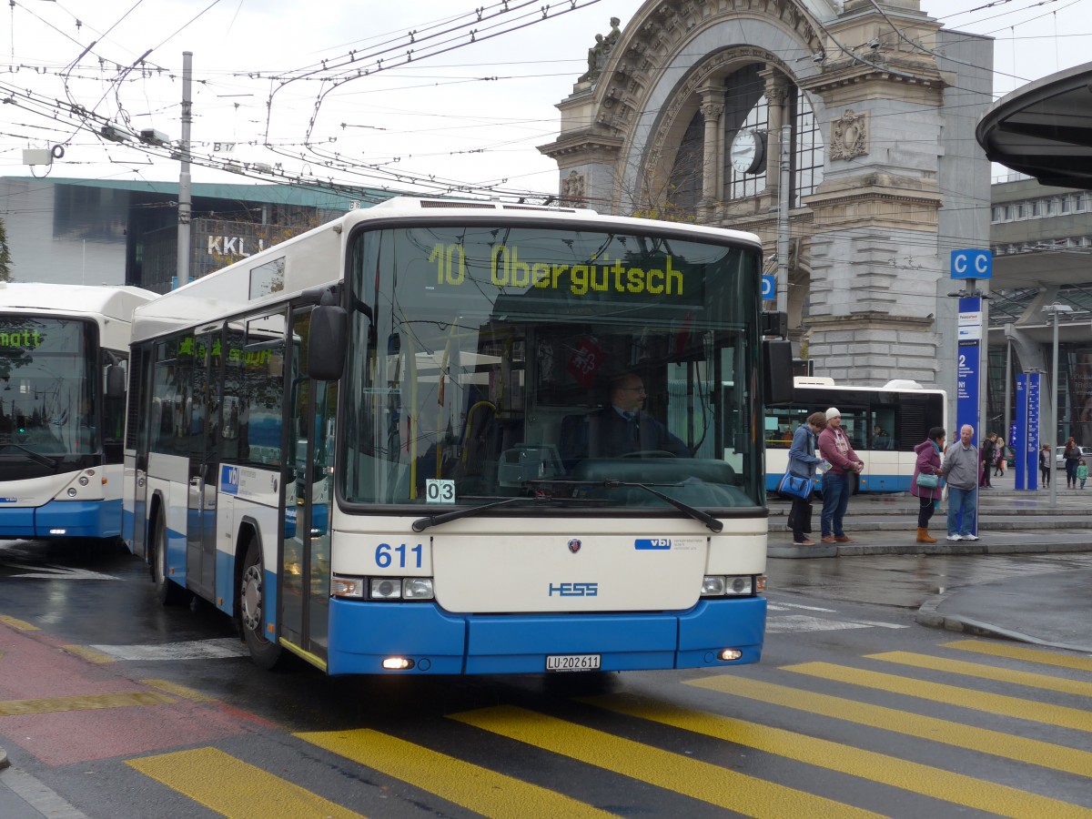 (156'007) - VBL Luzern - Nr. 611/LU 202'611 - Scania/Hess am 25. Oktober 2014 beim Bahnhof Luzern