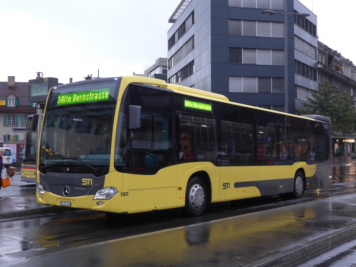 (156'086) - STI Thun - Nr. 180/BE 752'180 - Mercedes am 25. Oktober 2014 beim Bahnhof Thun