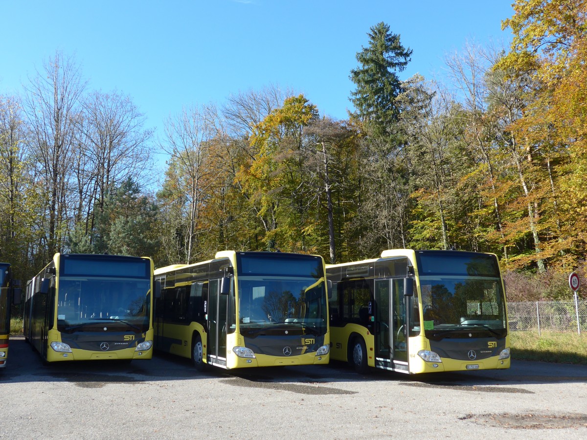 (156'393) - STI Thun - Nr. 166 + Nr. 165 + Nr. 164/BE 752'164 - Mercedes am 1. November 2014 in Thun, Waffenplatz