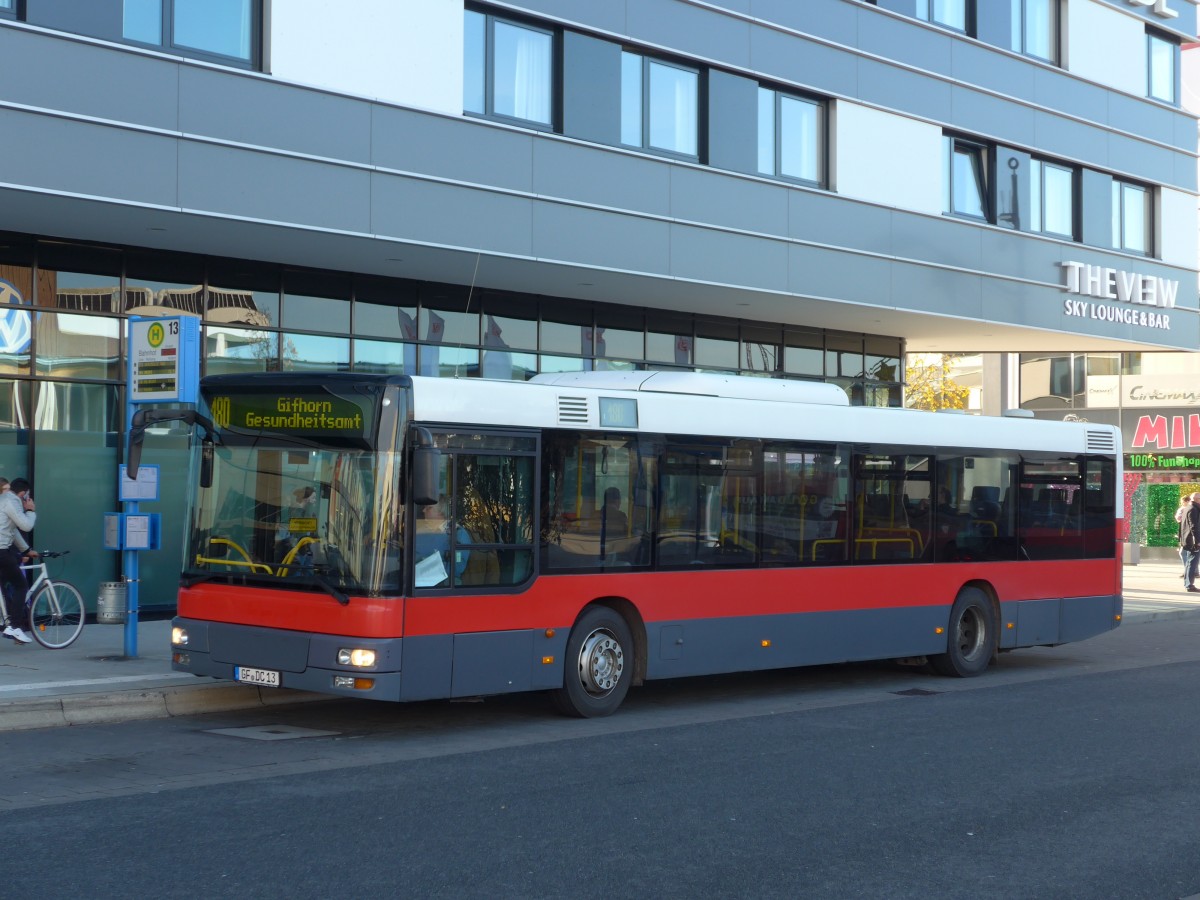 (156'560) - ??? - GF-DC 13 - MAN am 17. November 2014 beim Hauptbahnhof Wolfsburg