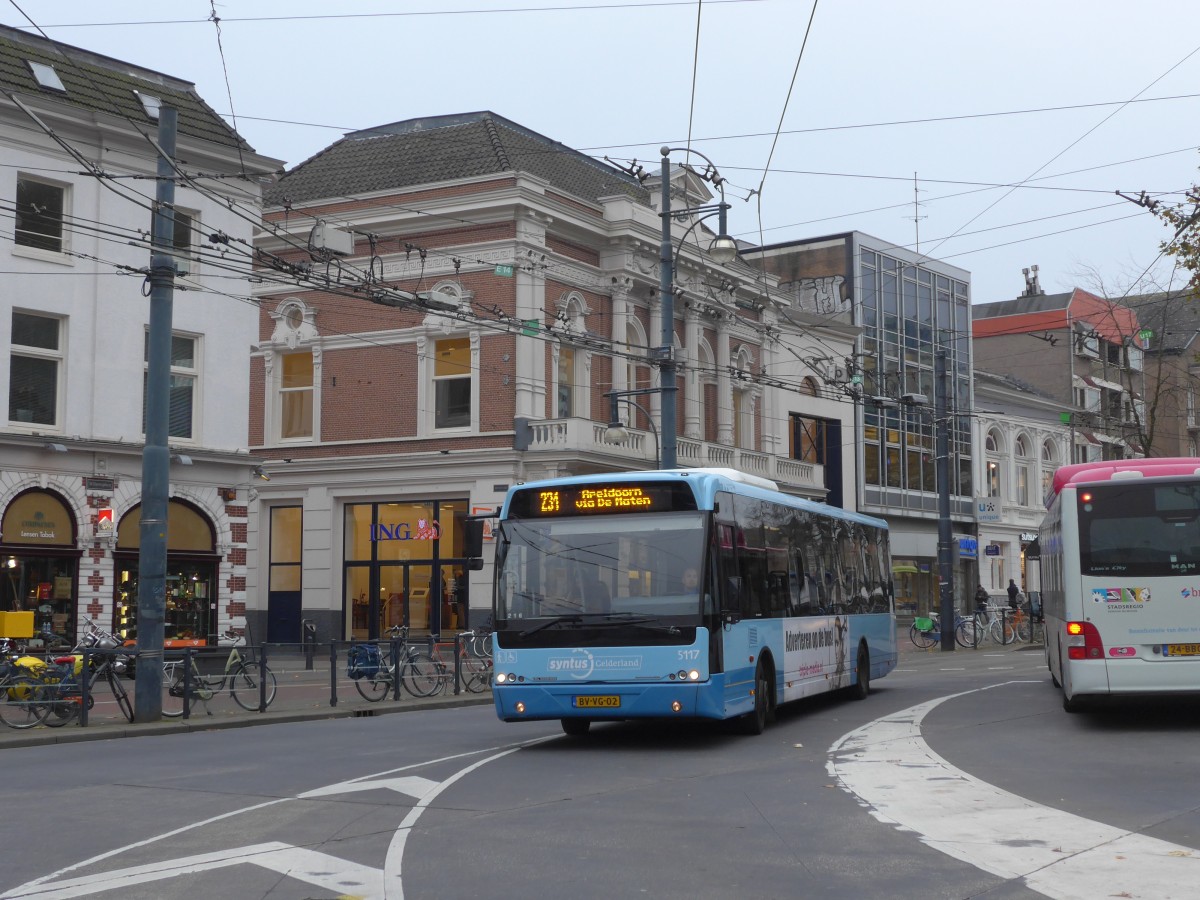 (157'029) - Syntus - Nr. 5117/BV-VG-02 - VDL Berkhof am 20. November 2014 in Arnhem, Willemsplein