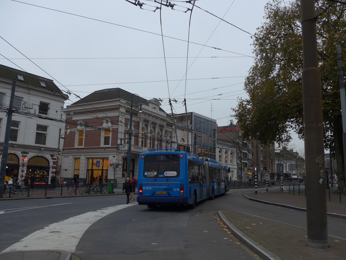 (157'070) - Breng, Ijsselmuiden - Nr. 5216/BJ-RB-33 - Berkhof Gelenktrolleybus am 20. November 2014 in Arnhem, Willemsplein