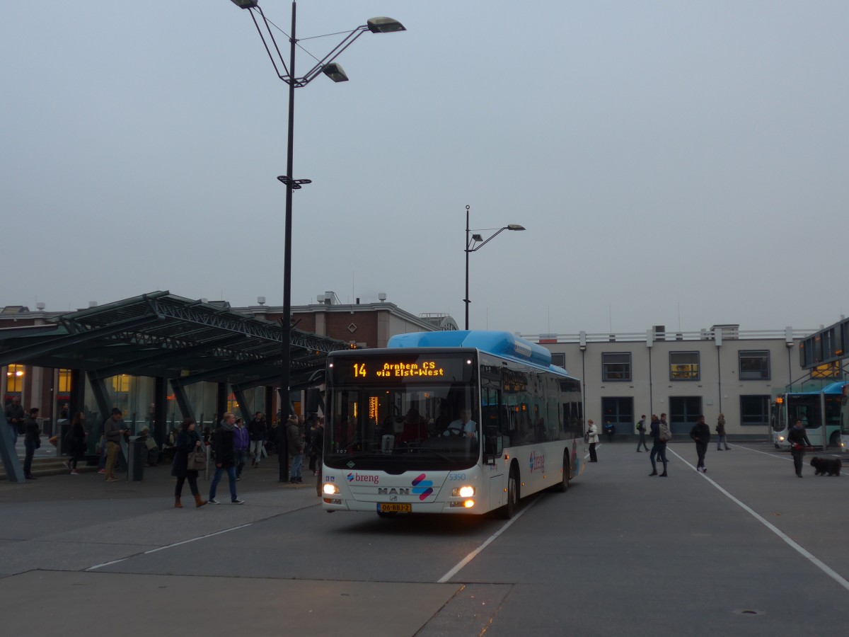 (157'085) - Breng, Ijsselmuiden - Nr. 5350/06-BBJ-2 - MAN am 20. November 2014 beim Bahnhof Nijmegen