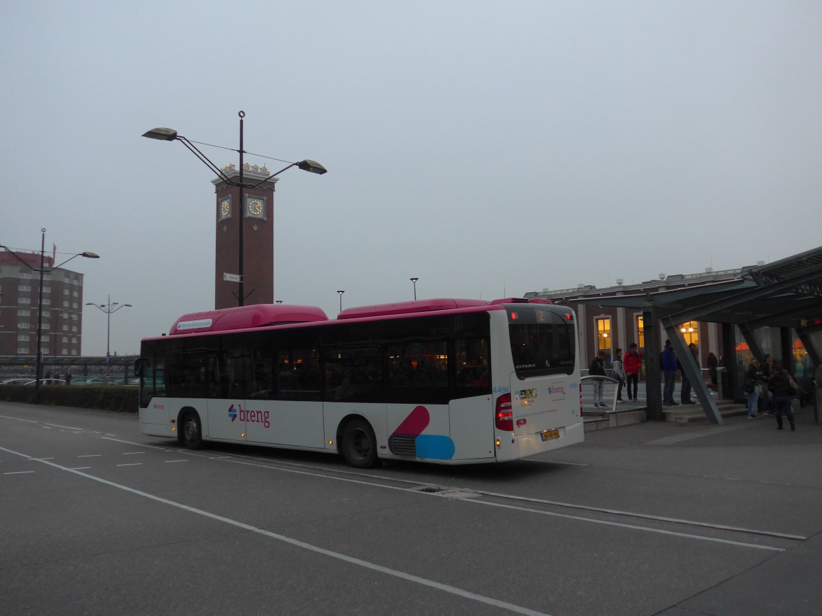 (157'093) - Breng, Ijsselmuiden - Nr. 4496/BX-GP-04 - Mercedes am 20. November 2014 beim Bahnhof Nijmegen