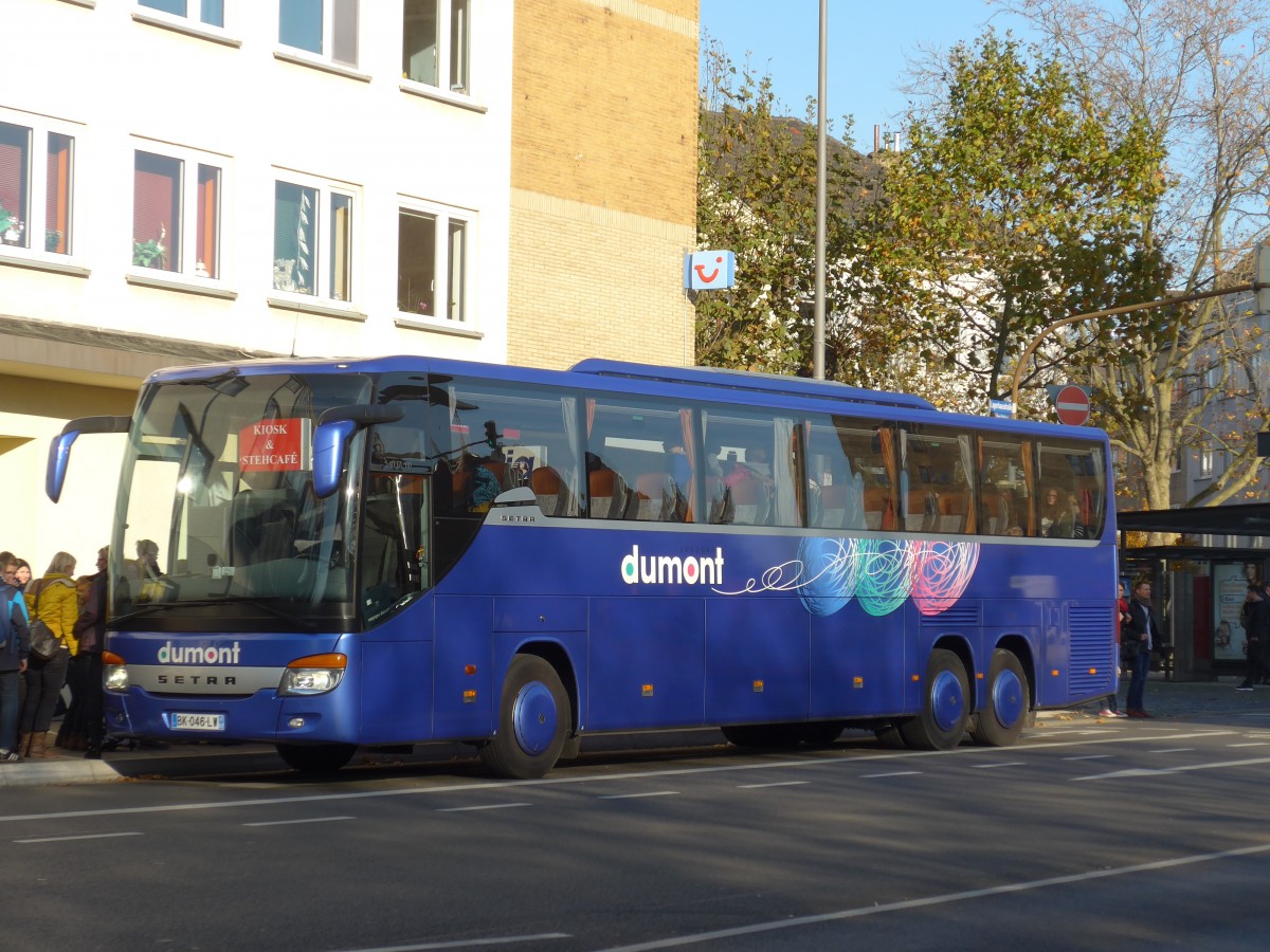 (157'193) - Aus Frankreich: Dumont, Hesdin - BK 046 LW - Setra am 21. November 2014 beim Hauptbahnhof Aachen