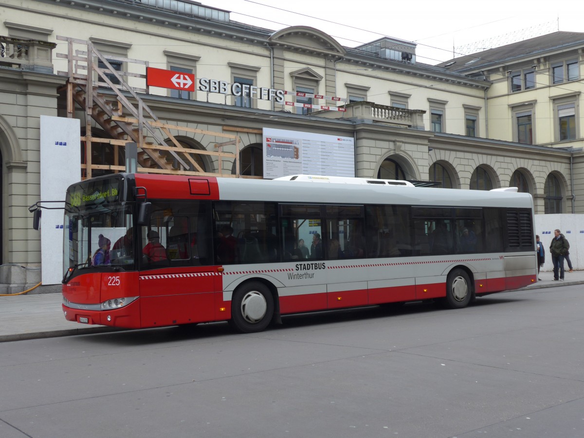 (157'614) - SW Winterthur - Nr. 225/ZH 745'225 - Solaris am 6. Dezember 2014 beim Hauptbahnhof Winterthur