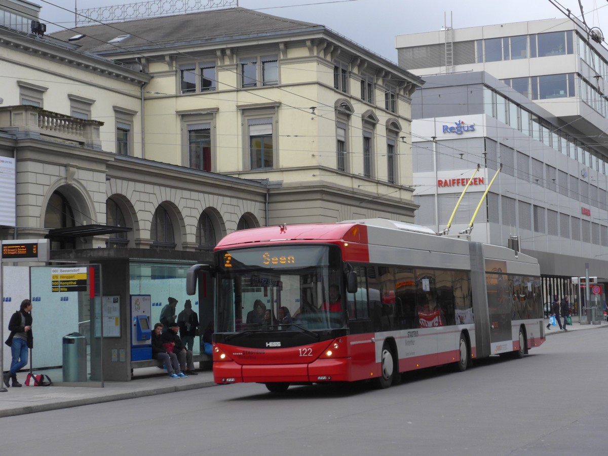 (157'631) - SW Winterthur - Nr. 122 - Hess/Hess Gelenktrolleybus am 6. Dezember 2014 beim Hauptbahnhof Winterthur