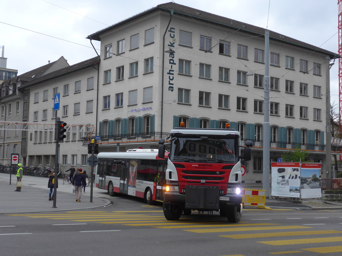 (157'657) - SW Winterthur - ZH 32'981 U - Scania am 6. Dezember 2014 beim Hauptbahnhof Winterthur