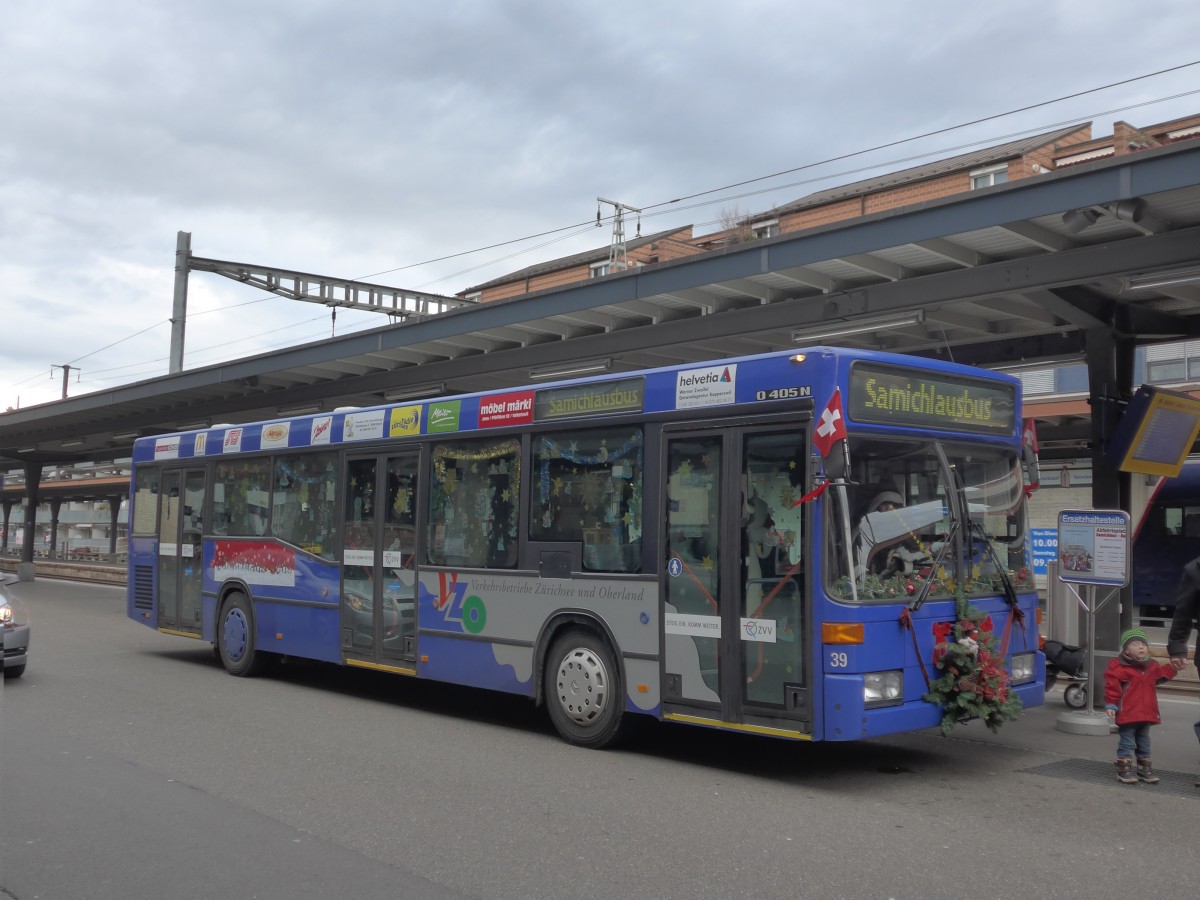 (157'771) - VZO Grningen - Nr. 39/ZH 242'853 - Mercedes (ex Schneider, Meilen Nr. 7) am 14. Dezember 2014 beim Bahnhof Uster