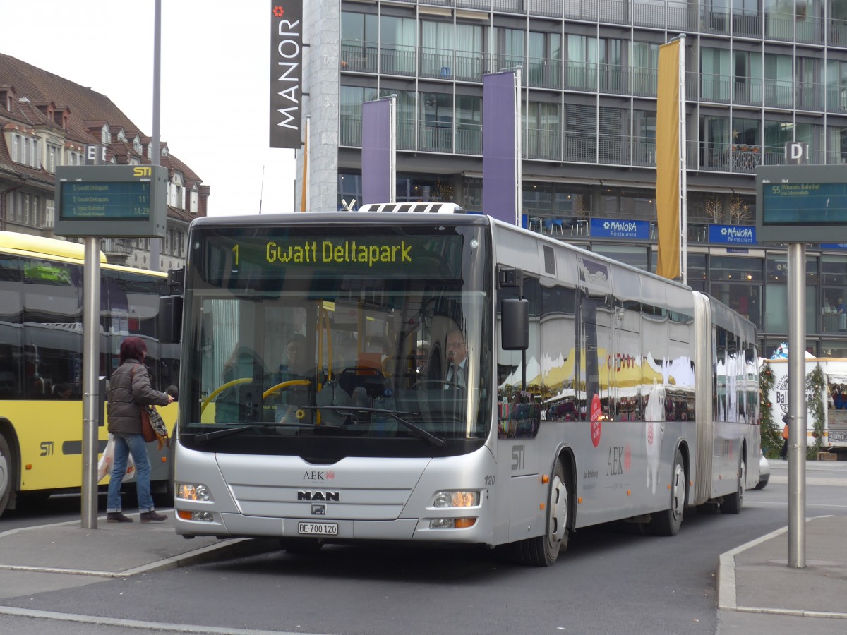 (157'816) - STI Thun - Nr. 120/BE 700'120 - MAN am 15. Dezember 2014 beim Bahnhof Thun