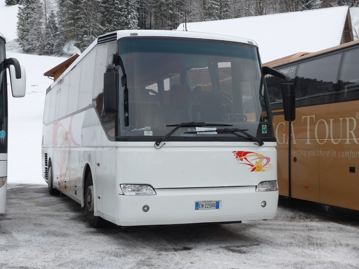 (157'945) - Aus Italien: Oliviero, Torri di Quartesolo - EN-225 HX - Palladio am 26. Dezember 2014 in Engelberg, Titlisbahnen