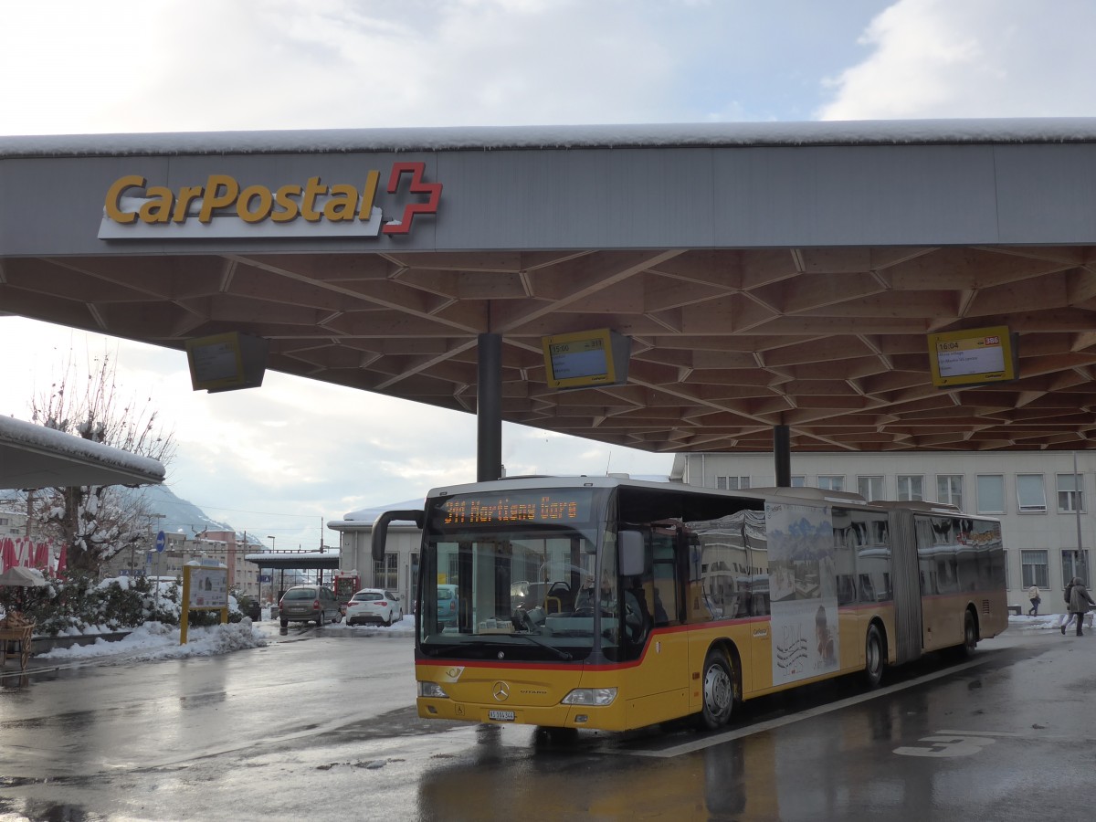 (158'014) - Buchard, Leytron - VS 104'344 - Mercedes am 28. Dezember 2014 beim Bahnhof Sion