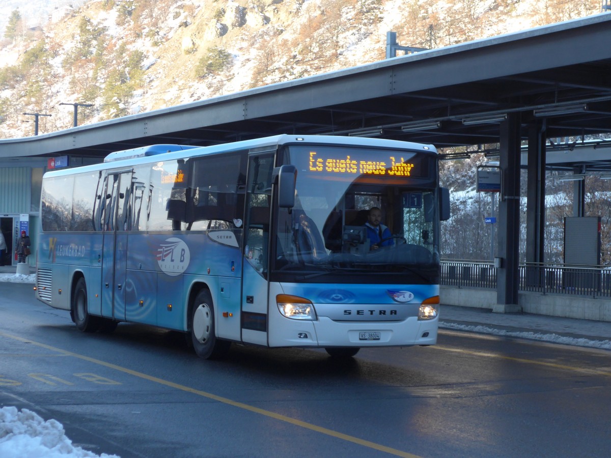 (158'097) - LLB Susten - Nr. 4/VS 38'004 - Setra am 1. Januar 2015 beim Bahnhof Leuk