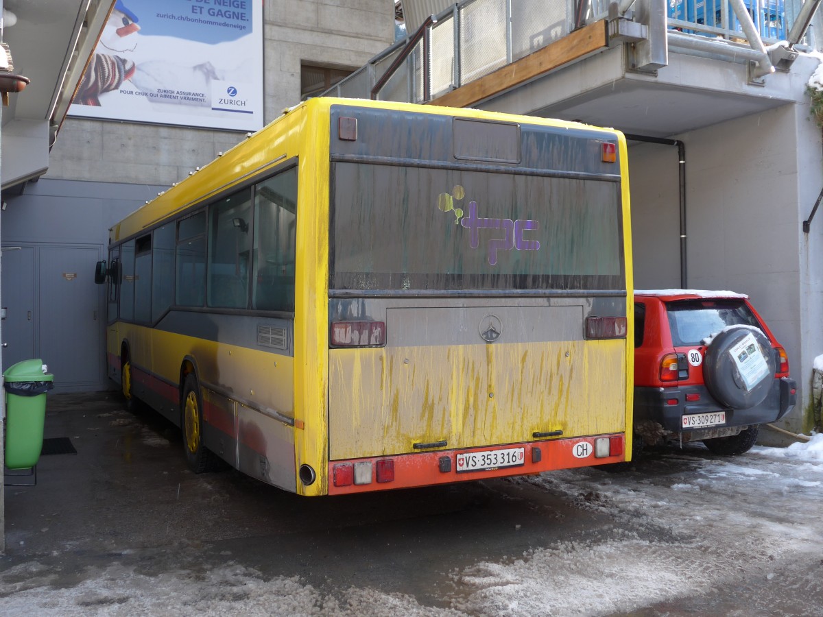 (158'122) - TPC Aigle - Nr. 52/VS 353'316 - Mercedes (ex AAGL Liestal Nr. 52) am 2. Januar 2015 beim Bahnhof Champry