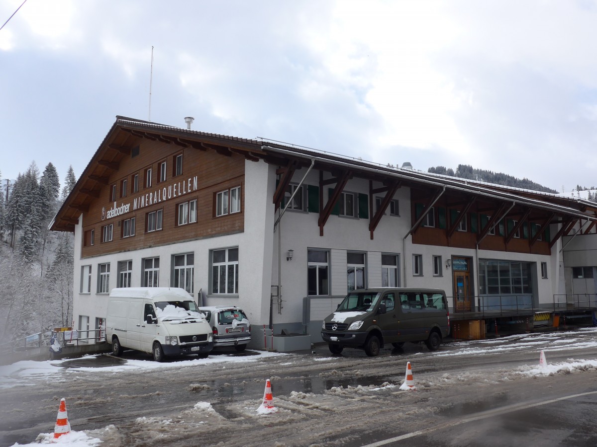 (158'314) - Schweizer Armee - M+49'008 - Mercedes am 11. Januar 2015 in Adelboden, Mineralquelle