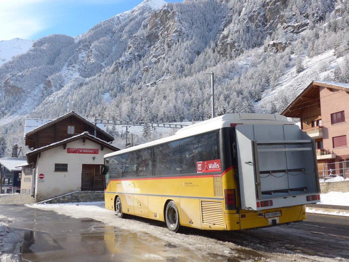 (158'422) - Zerzuben - Visp-Eyholz - Nr. 65/VS 45'880 - Setra am 18. Januar 2015 beim Bahnhof St. Niklaus