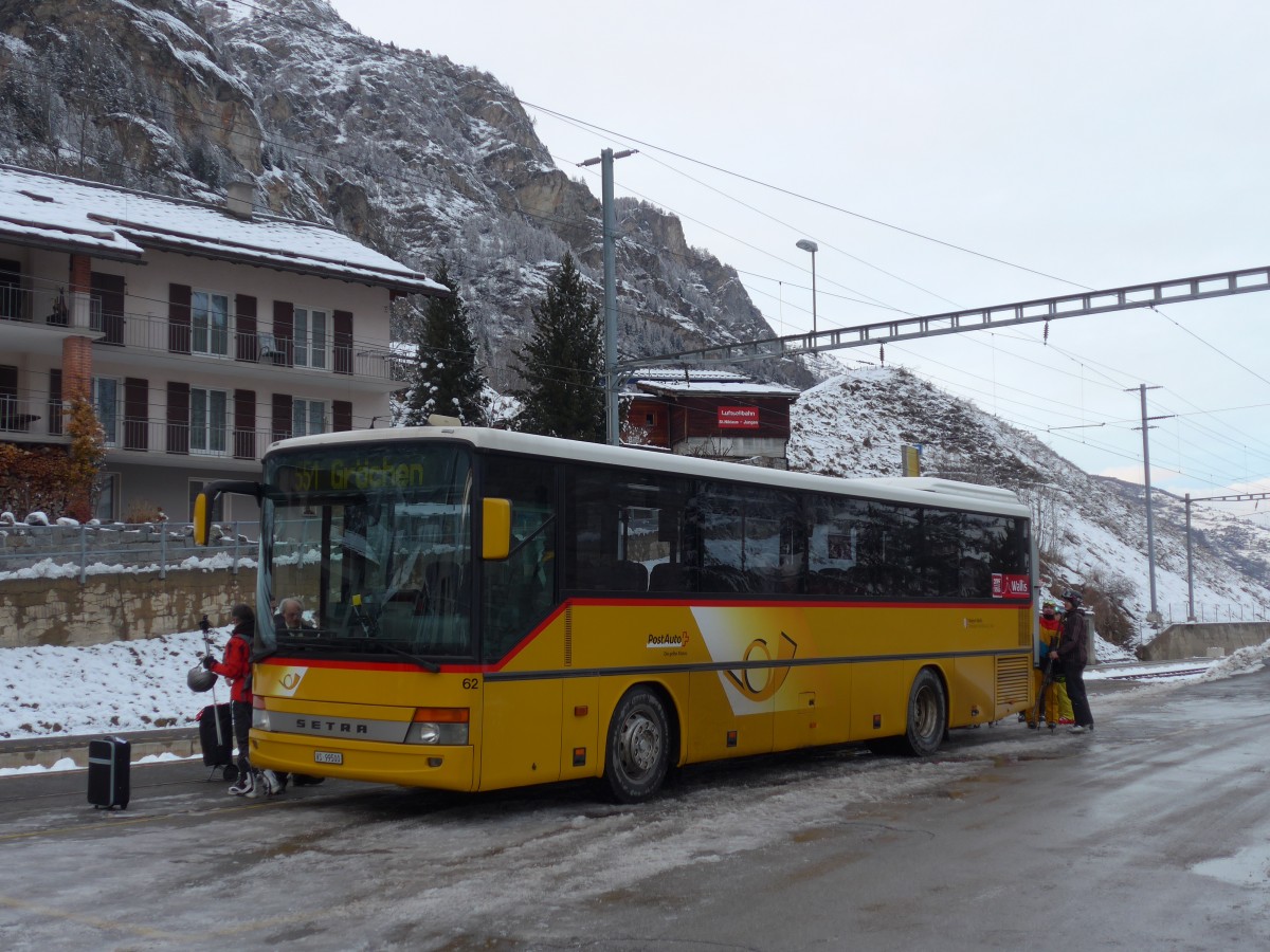 (158'439) - Zerzuben, Visp-Eyholz - Nr. 62/VS 99'500 - Setra am 18. Januar 2015 beim Bahnhof St. Niklaus