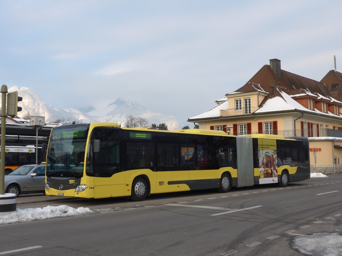 (158'644) - STI Thun - Nr. 164/BE 752'164 - Mercedes am 8. Februar 2015 beim Bahnhof Spiez