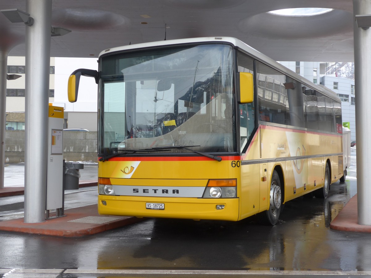 (158'779) - Zerzuben, Visp-Eyholz - Nr. 60/VS 18'725 - Setra am 15. Februar 2015 beim Bahnhof Visp