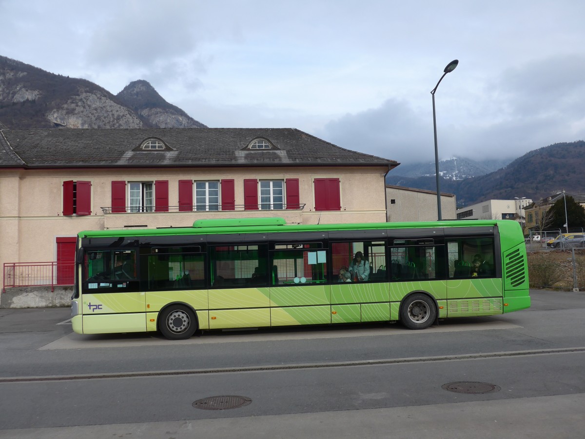 (158'910) - TPC Aigle - VD 745 - Irisbus am 28. Februar 2015 beim Bahnhof Aigle