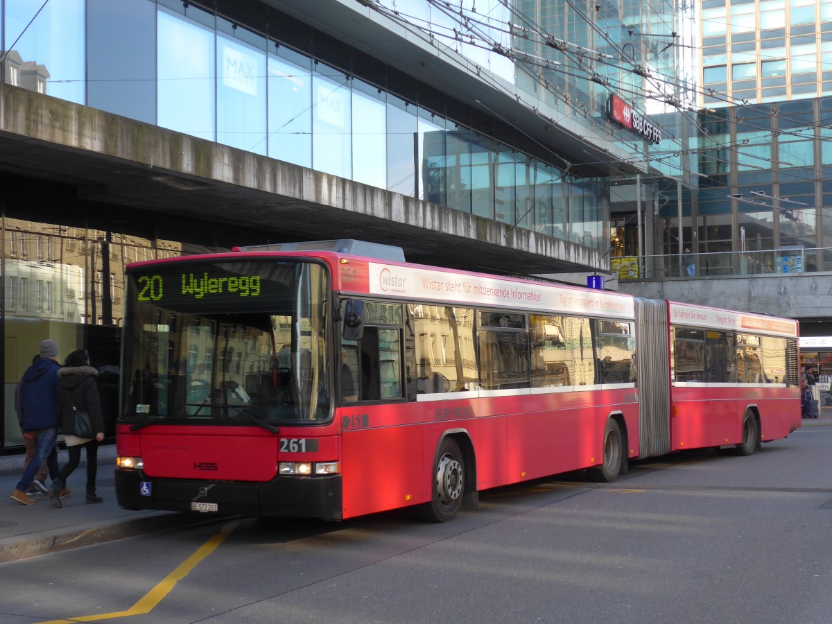 (159'054) - Bernmobil, Bern - Nr. 261/BE 572'261 - Volvo/Hess am 9. Mrz 2015 beim Bahnhof Bern