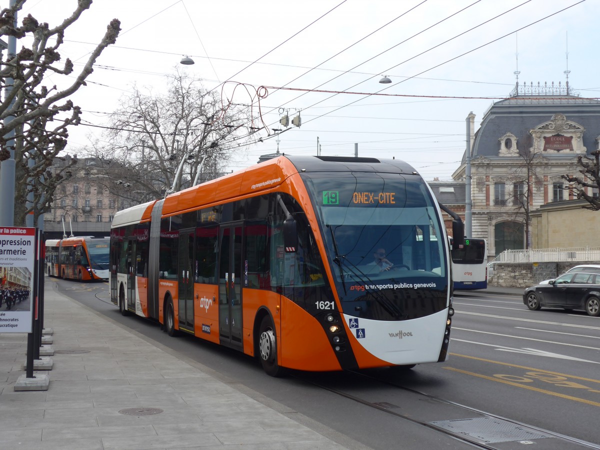 (159'143) - TPG Genve - Nr. 1621 - Van Hool Gelenktrolleybus am 14. Mrz 2015 in Genve, Place des Vingt-Deux-Cantons