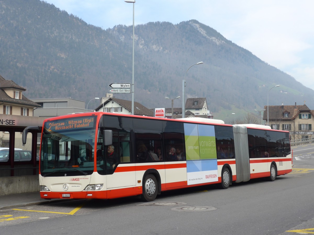 (159'232) - AAGS Schwyz - Nr. 31/SZ 24'231 - Mercedes am 17. Mrz 2015 beim Bahnhof Brunnen